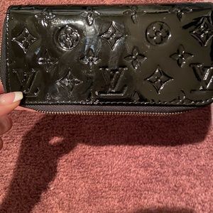 Black wallet